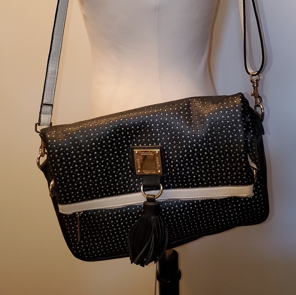 Mark by Avon Cut it Out Purse NEW - Picture 3 of 8